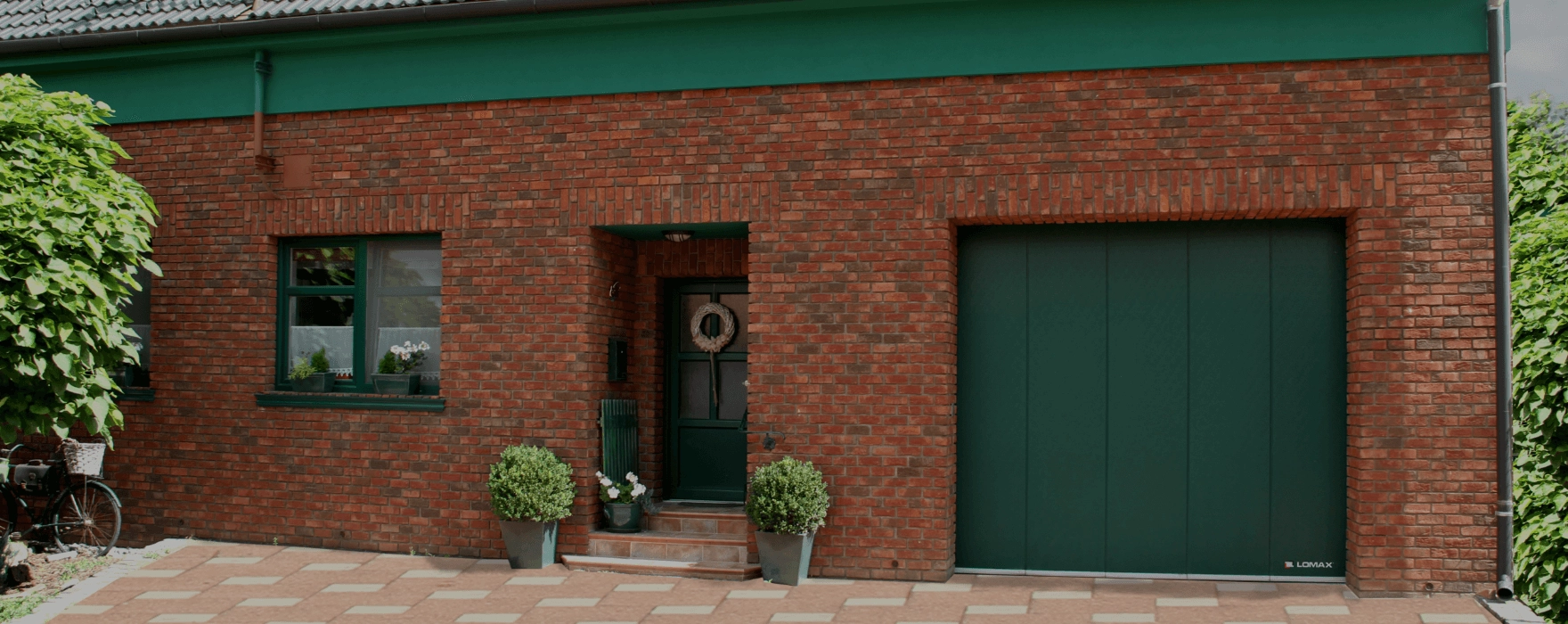 LOMAX modern garázskapuk, hőszigetelt kivitelben